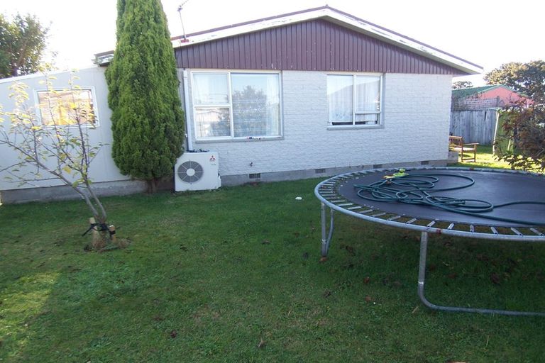 Photo of property in 2/5 Chilton Drive, Mairehau, Christchurch, 8052