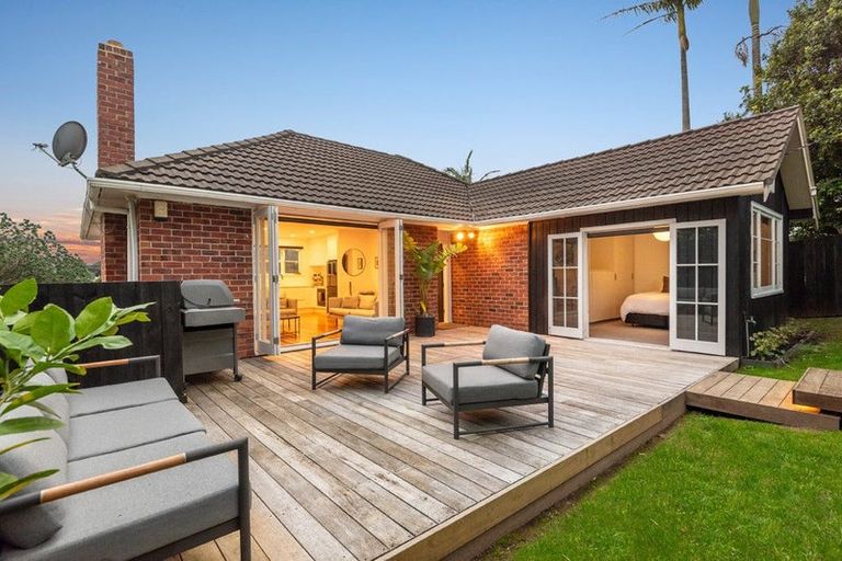 Photo of property in 1/15 Rodney Road, Northcote Point, Auckland, 0627