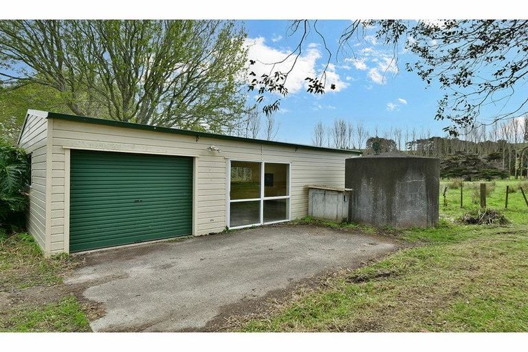 Photo of property in 2882 Kaipara Coast Highway, Glorit, Warkworth, 0984