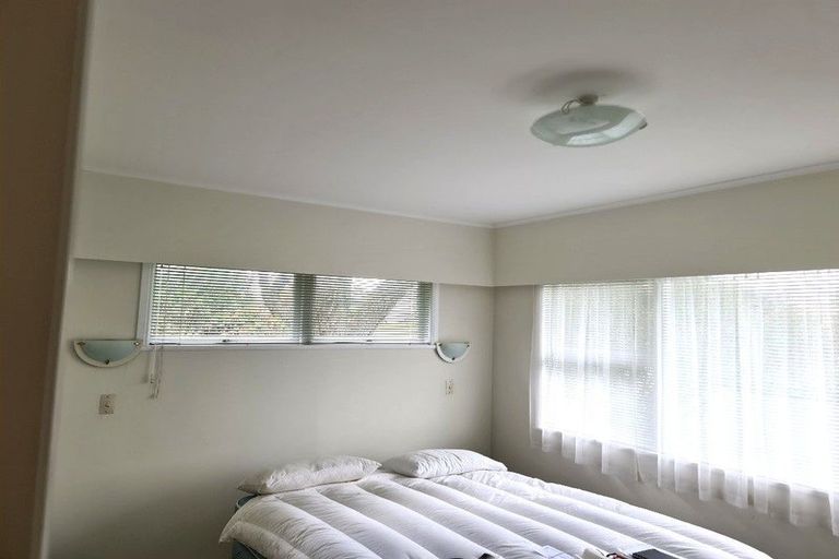 Photo of property in 125 Reeves Road, Pakuranga Heights, Auckland, 2010