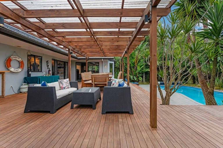 Photo of property in 1093 Glenbrook Road, Glenbrook, Waiuku, 2681