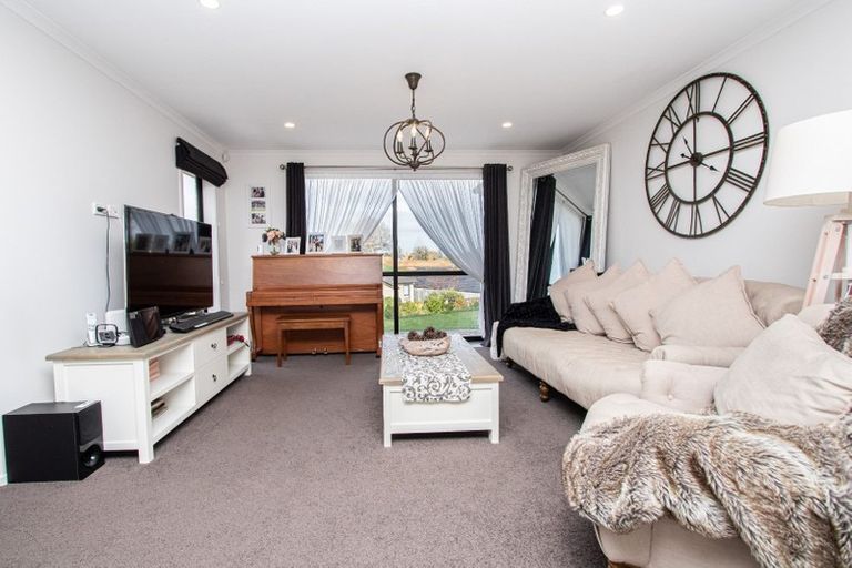 Photo of property in 15 Blackwood Crescent, Glenview, Hamilton, 3206