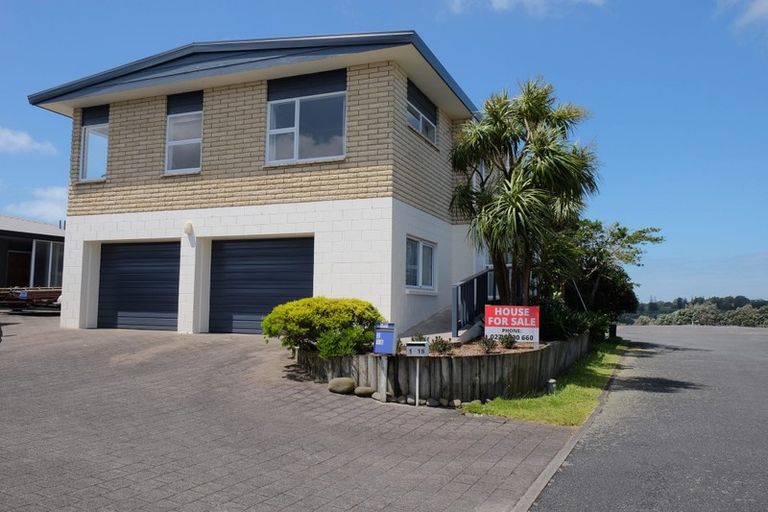 Photo of property in 1/15 Chatswood Grove, Fitzroy, New Plymouth, 4312