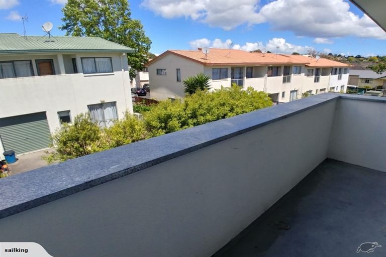 Photo of property in 9 Butia Avenue, Henderson, Auckland, 0612