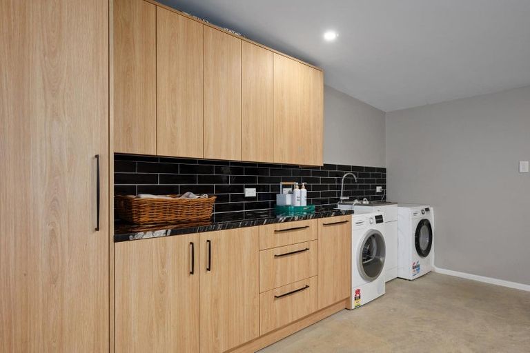 Photo of property in 47 Koraha Road, Kumeu, 0892