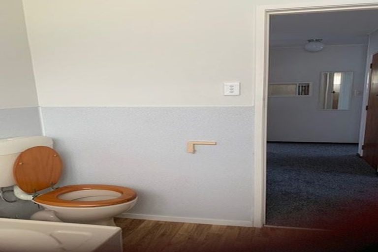 Photo of property in 20 Sullivan Avenue, Mangere Bridge, Auckland, 2022