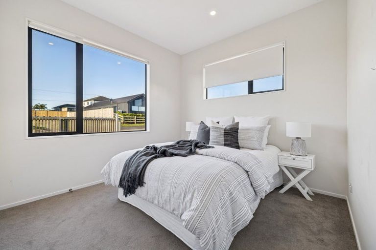 Photo of property in 5 Byron Drury Way, Riverhead, 0820