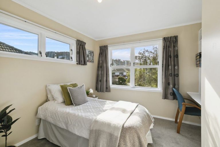 Photo of property in 23 Larsen Crescent, Tawa, Wellington, 5028