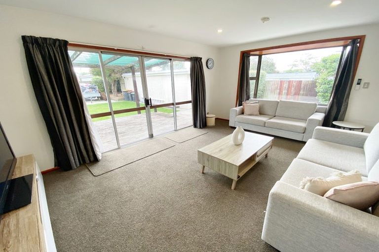 Photo of property in 15 Oldwood Street, Bishopdale, Christchurch, 8053