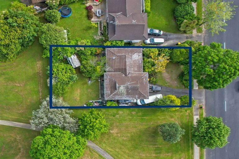 Photo of property in 5 Mirrabooka Avenue, Botany Downs, Auckland, 2010