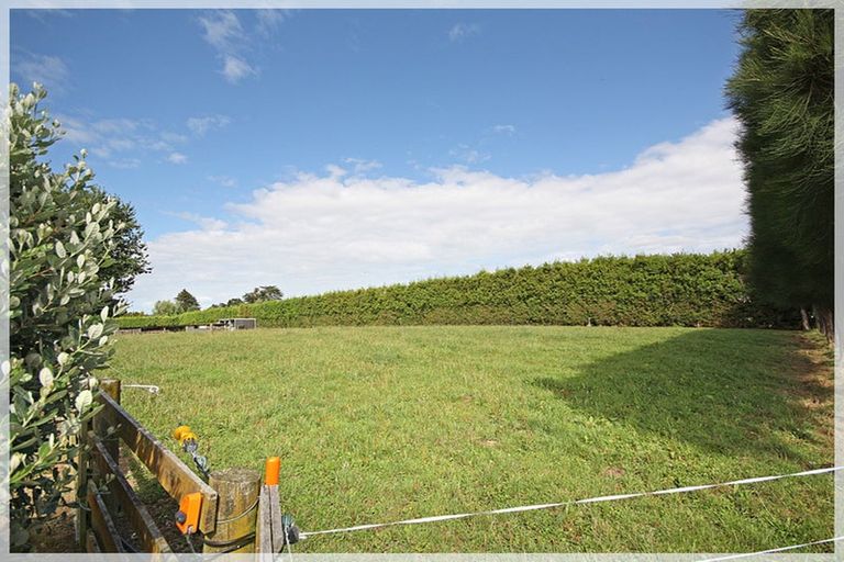 Photo of property in 1071 Queen Street East, Levin, 5510