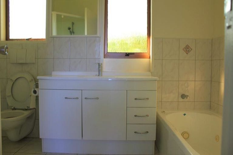 Photo of property in 91 Becroft Drive, Forrest Hill, Auckland, 0620