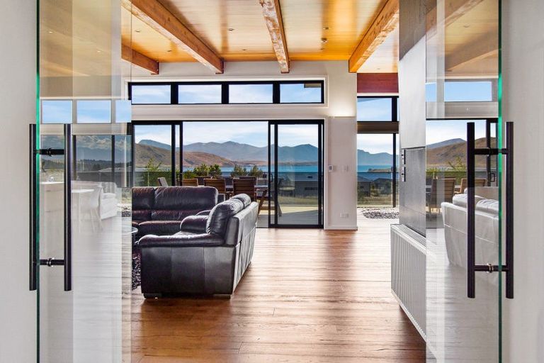 Photo of property in 16 Mistake Drive, Lake Tekapo, 7999