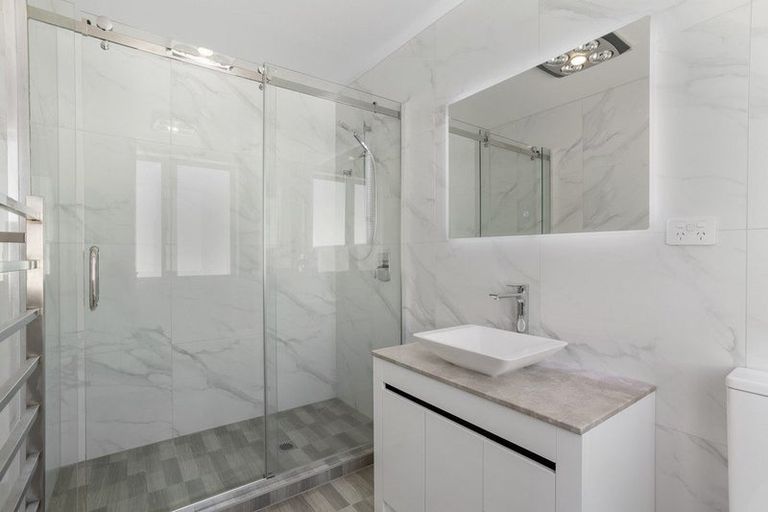 Photo of property in 11 Toanui Road, Hobsonville, Auckland, 0616