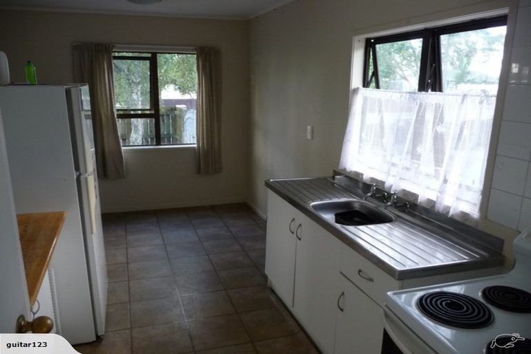 Photo of property in 2/10 Burundi Avenue, Clendon Park, Auckland, 2103