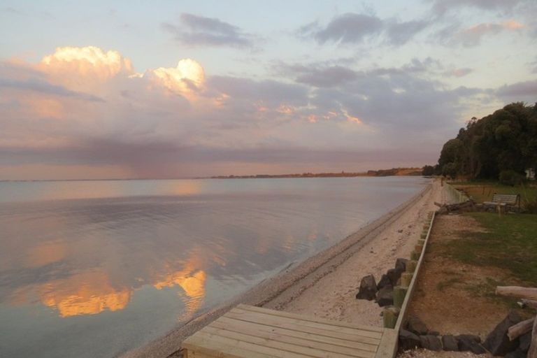 Photo of property in 4 Crispe Road, Clarks Beach, 2122