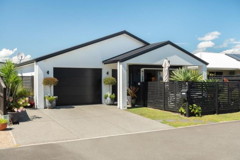 Photo of property in 17 Aubrey Way, Brookfield, Tauranga, 3110
