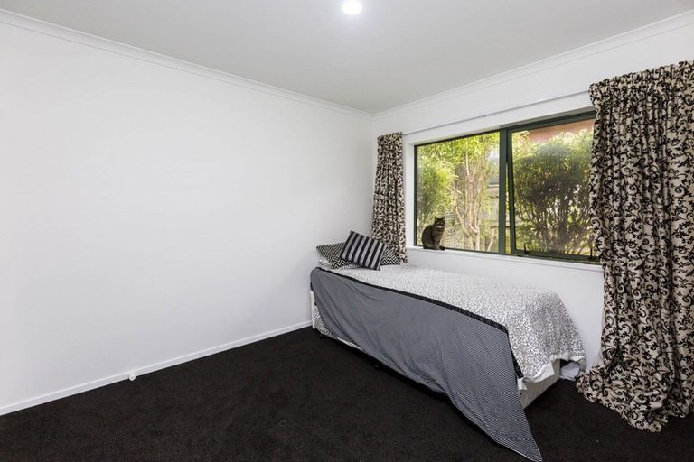 Photo of property in 32 Percy Kinsman Crescent, Riverstone Terraces, Upper Hutt, 5018