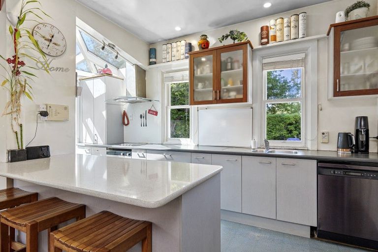 Photo of property in 37 Weston Road, St Albans, Christchurch, 8052