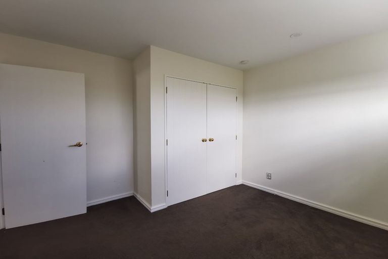 Photo of property in 19 Cricklade Terrace, Windsor Park, Auckland, 0632