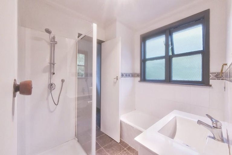 Photo of property in 75 Forest Hill Road, Henderson, Auckland, 0612