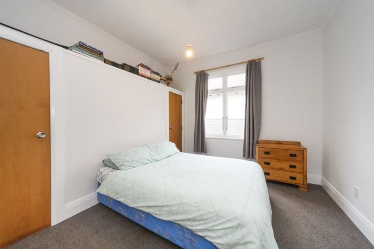 Photo of property in 28 Lyndhurst Street, Takaro, Palmerston North, 4412