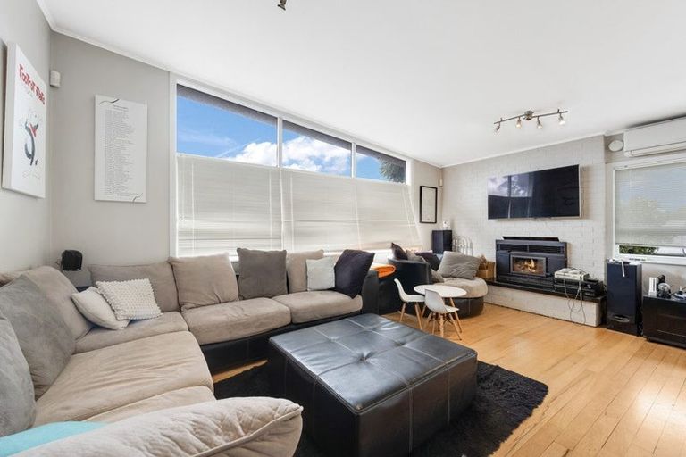 Photo of property in 11 Swan Crescent, Pakuranga, Auckland, 2010