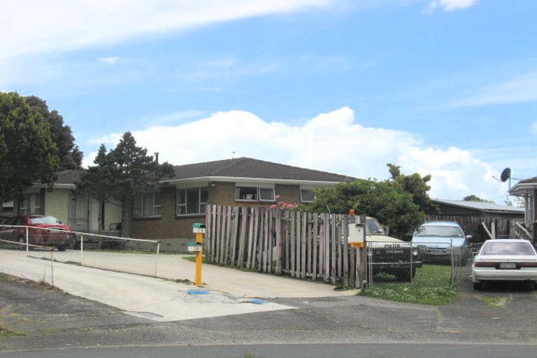 Photo of property in 8 Stella Place, Manurewa, Auckland, 2102