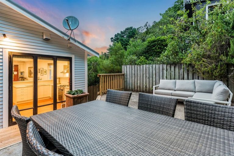 Photo of property in 27a Awarua Street, Ngaio, Wellington, 6035