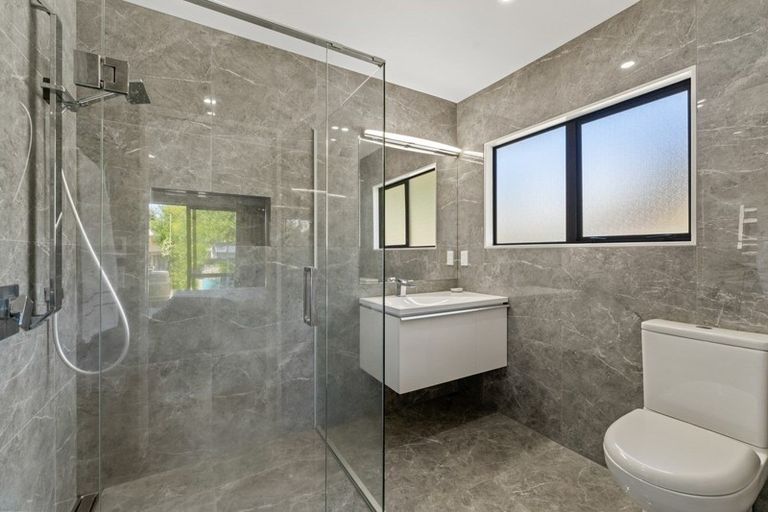 Photo of property in 37 Realm Drive, Paraparaumu, 5032