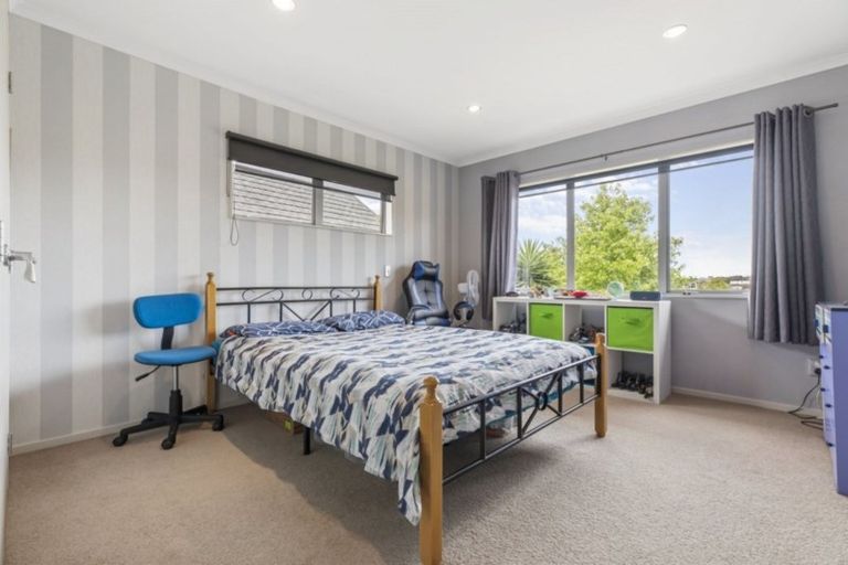 Photo of property in 13 Packspur Drive, Flat Bush, Auckland, 2016