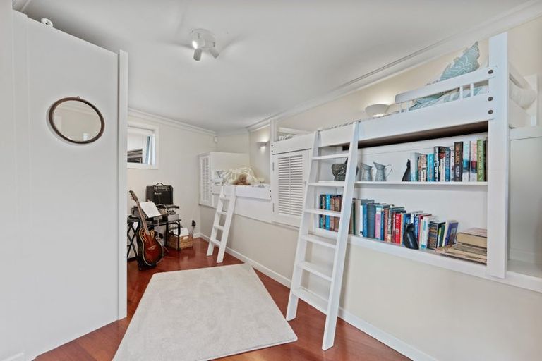 Photo of property in 108 Beach Road, Onerahi, Whangarei, 0110