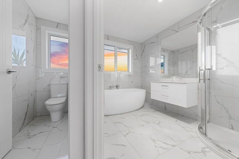 Photo of property in 18 Te Ara Aukati Terrace, Pokeno, 2471