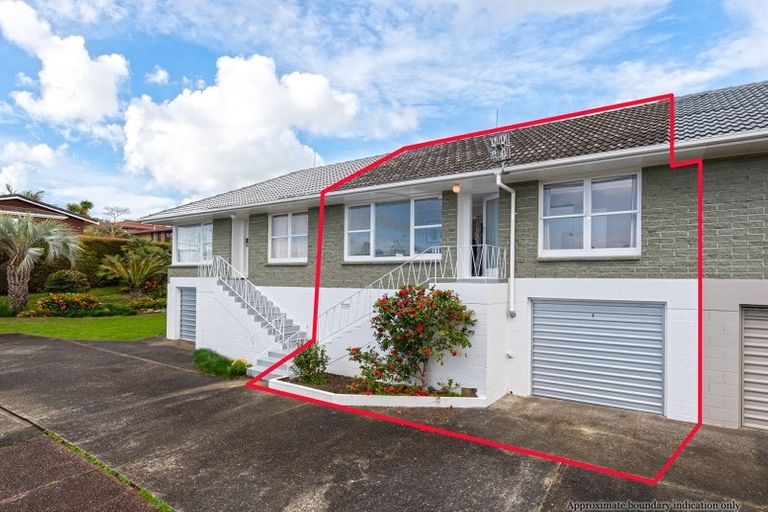 Photo of property in 2/8 East Coast Road, Milford, Auckland, 0620