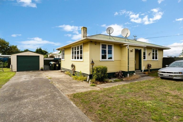 Photo of property in 2 Huntly Street, Foxton, 4814