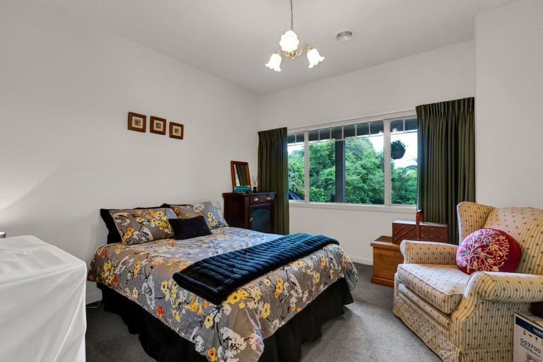 Photo of property in 26 Shelter Grove, Frankleigh Park, New Plymouth, 4310
