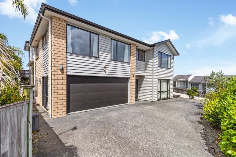 Photo of property in 101 Medallion Drive, Oteha, Auckland, 0632