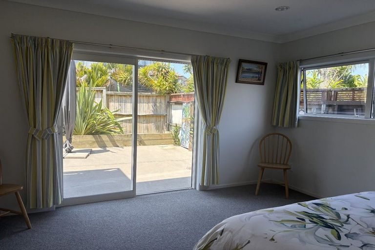 Photo of property in 1/953 Beach Road, Torbay, Auckland, 0630