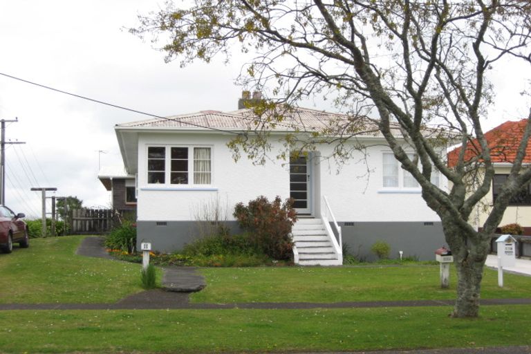 Photo of property in 11a Selwyn Street, Lower Vogeltown, New Plymouth, 4310