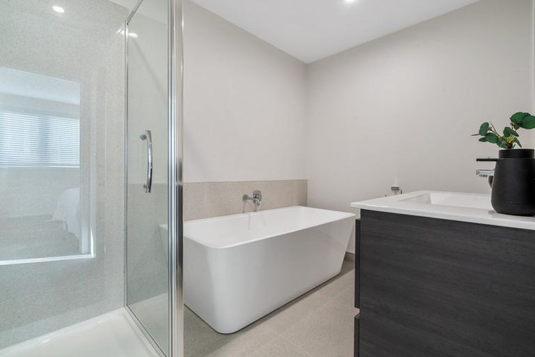 Photo of property in 36 Metoriti Crescent, Karaka, 2124