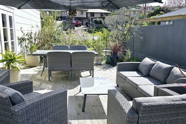 Photo of property in 108 Waikawa Road, Picton, 7220