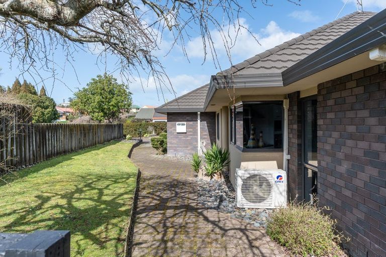 Photo of property in 12 Sunny Dale, Western Heights, Hamilton, 3200