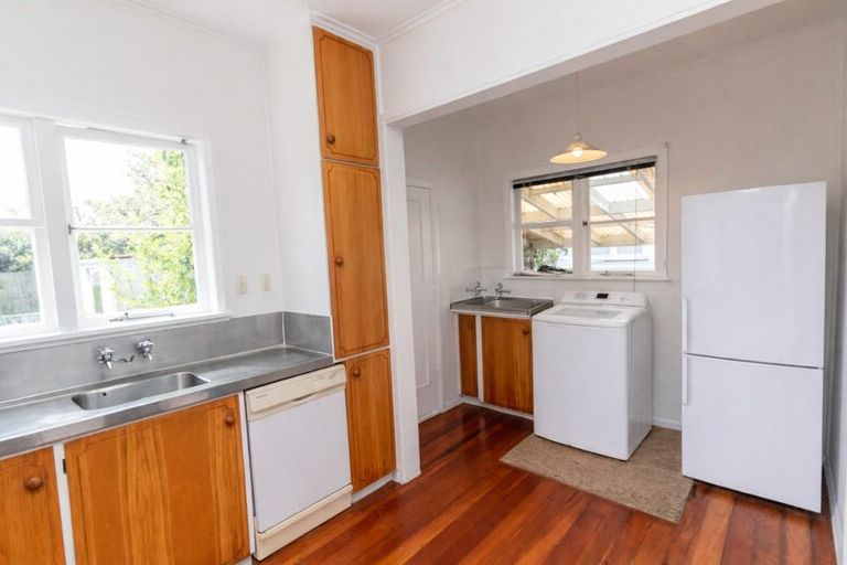 Photo of property in 39 Thornycroft Avenue, Epuni, Lower Hutt, 5011