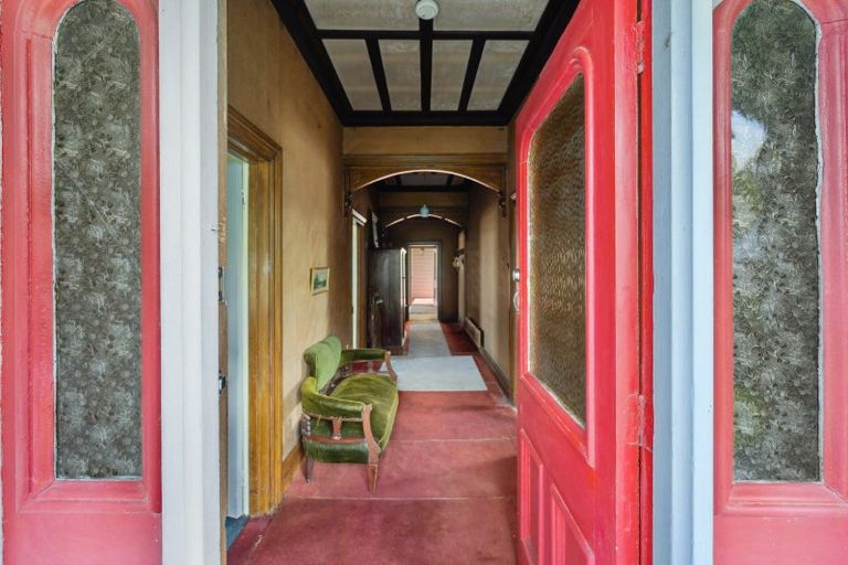 Photo of property in 1420 Karamu Road North, Mayfair, Hastings, 4122