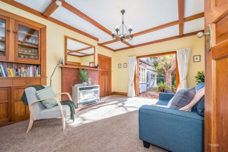 Photo of property in 77 Pohutukawa Street, Woburn, Lower Hutt, 5011