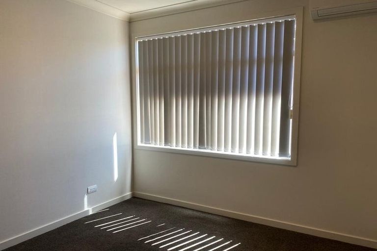 Photo of property in 5 Vigour Lane, Papakura, 2110