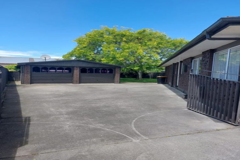Photo of property in 42 Acacia Street, Kelvin Grove, Palmerston North, 4414