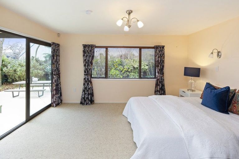 Photo of property in 21 Dunrobin Place, Avonhead, Christchurch, 8042