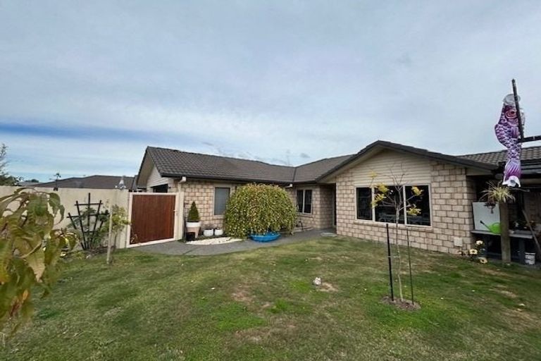 Photo of property in 8 Paul Close, Papamoa Beach, Papamoa, 3118