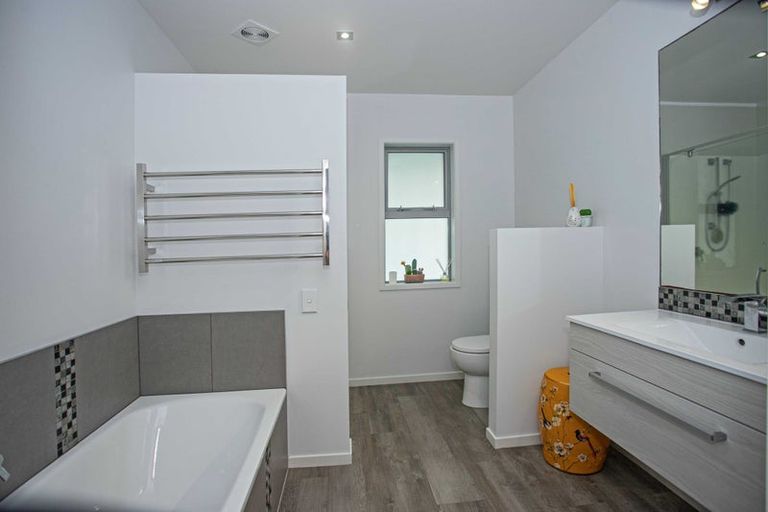 Photo of property in 1 Oceana Drive, Welcome Bay, Tauranga, 3175